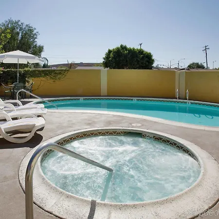 Anaheim Astoria Inn & Suites 